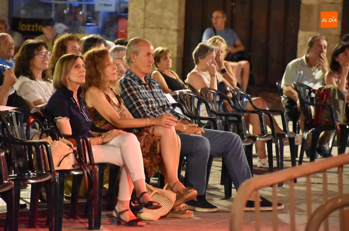 Foto 10 - El en&eacute;rgico folk de El Nido abre a lo grande las veladas de Cultura Tradicional Rayana