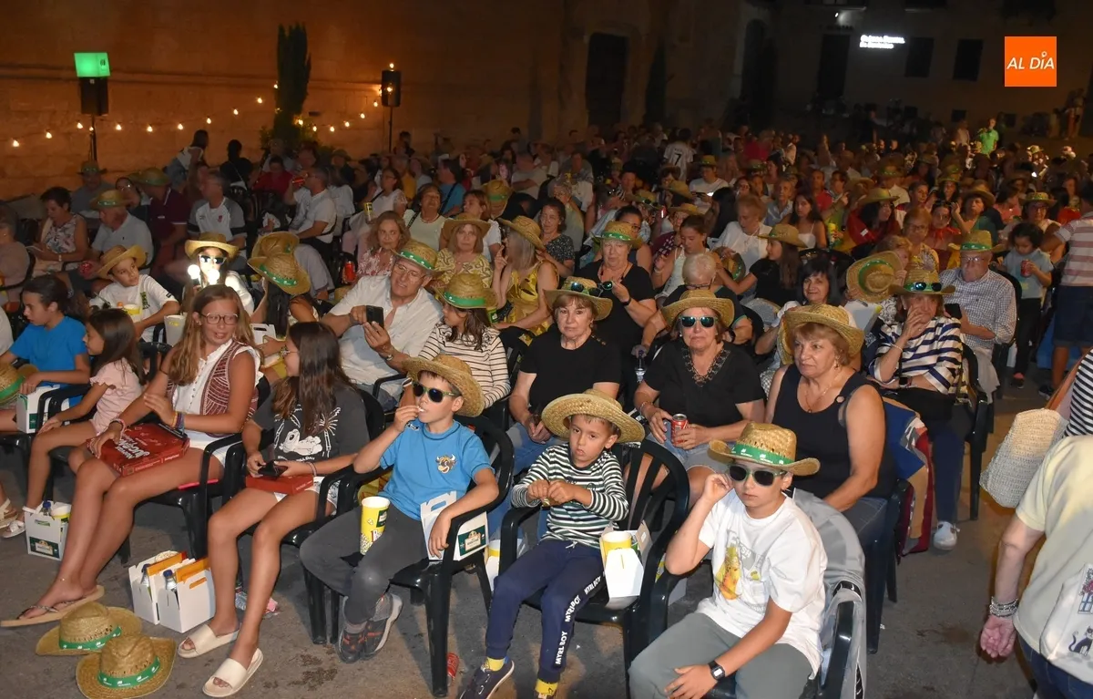 Foto 7 - Amplia respuesta a la velada de cine de Iberdrola, que entreg&oacute; un ramillete de obsequios