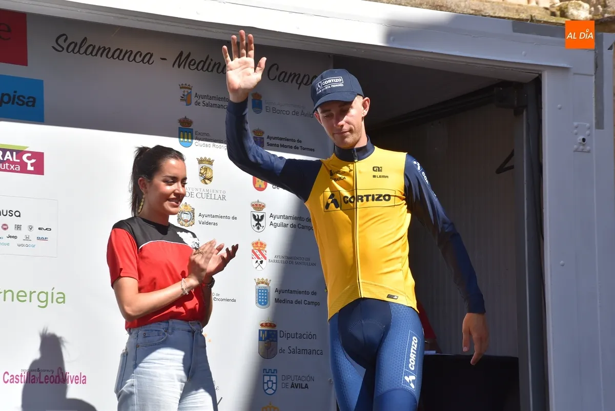 Foto 2 - Francesc Bennassar se impone en la meta de Ciudad Rodrigo, de donde sale como l&iacute;der Jorge Segurado
