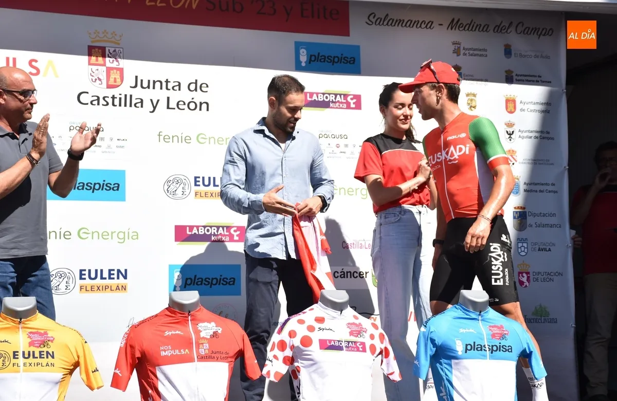 Foto 5 - Francesc Bennassar se impone en la meta de Ciudad Rodrigo, de donde sale como l&iacute;der Jorge Segurado