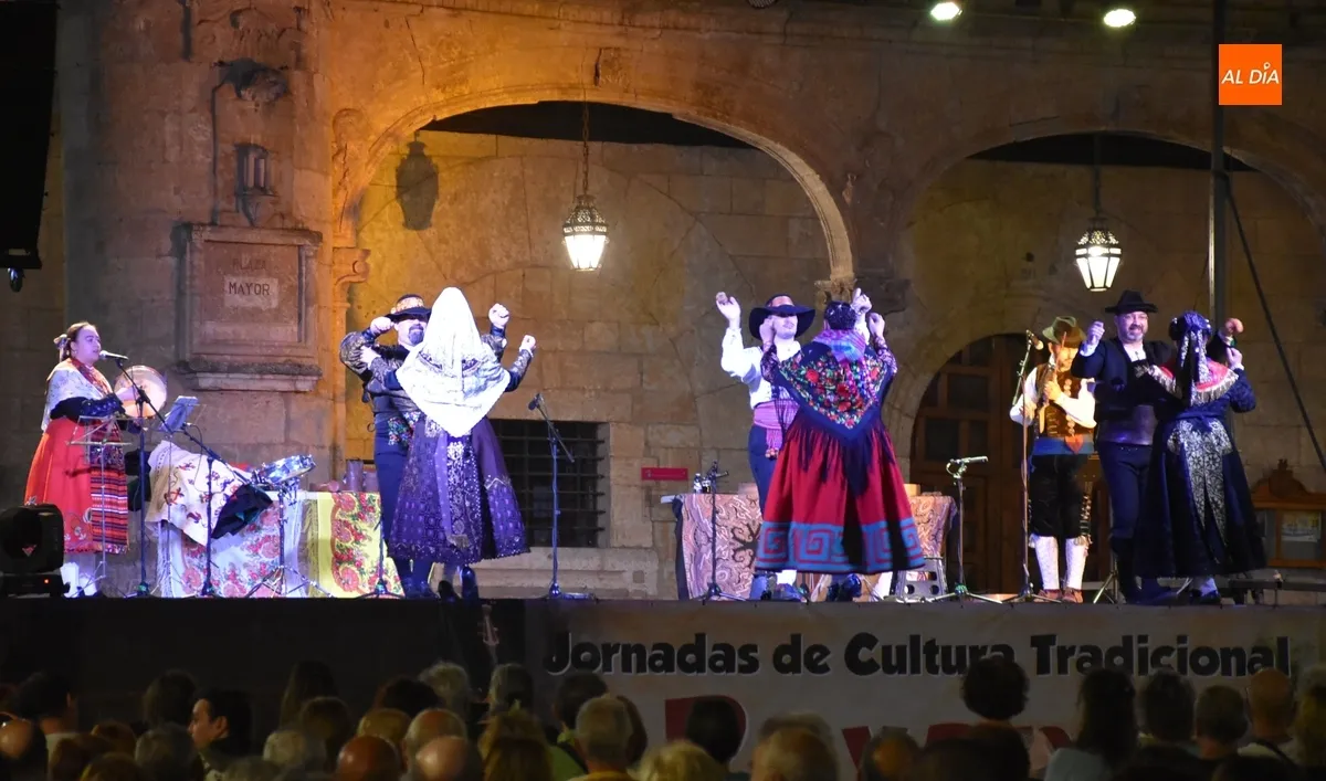 Foto 2 - Did&aacute;ctico concierto de La Espuela recorriendo las comarcas de la provincia de Salamanca