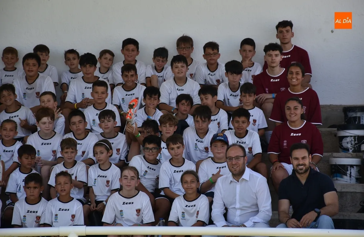Foto 5 - El Mir&oacute;briga Campus inicia su actividad sobre el c&eacute;sped