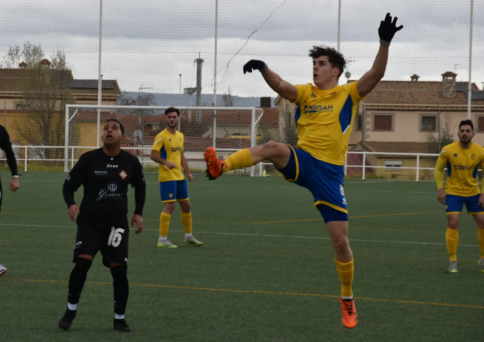 Foto 2 - El Ciudad Rodrigo CF ficha a &Aacute;lex Hern&aacute;ndez procedente del Guijuelo