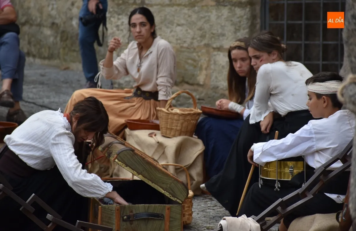 Foto 2 - El Taller de Teatro Intergeneracional estrena una obra que recrea la vida durante el asedio franc&eacute;s