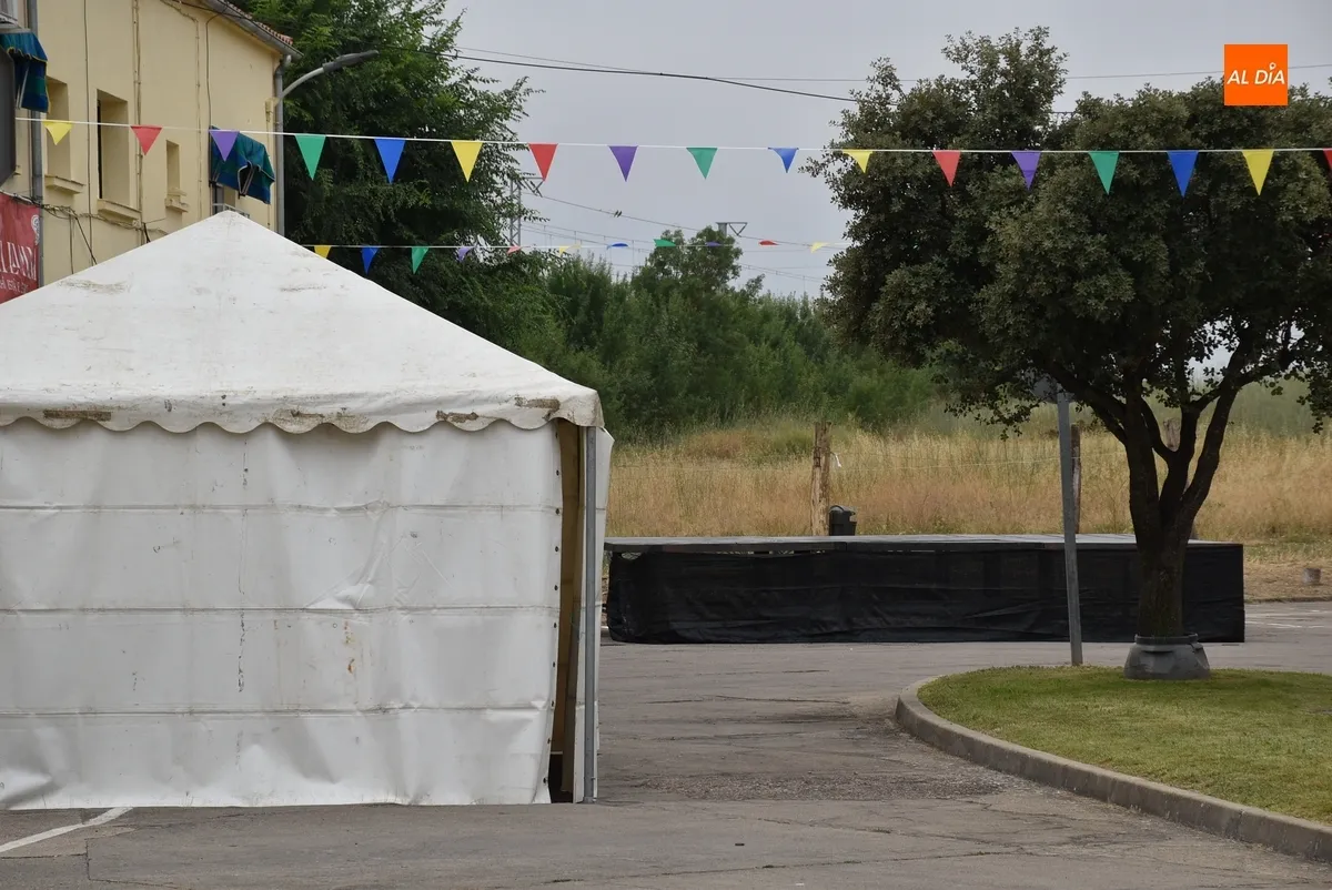 Foto 3 - Todo listo en el barrio de las Ranas para el inicio de sus fiestas veraniegas