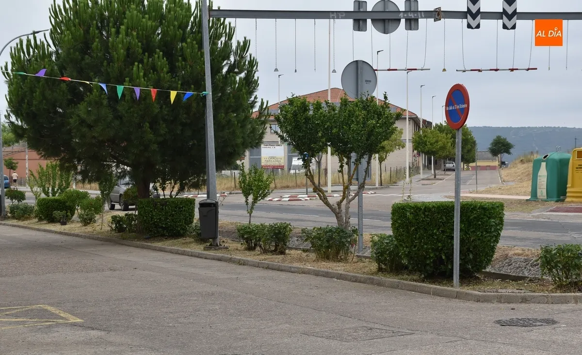 Foto 6 - Todo listo en el barrio de las Ranas para el inicio de sus fiestas veraniegas