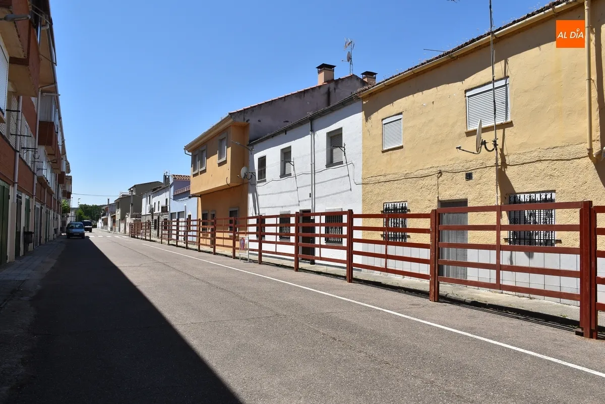 Foto 6 - Las calles del Barrio Nuevo se preparan para su cita taurina del s&aacute;bado
