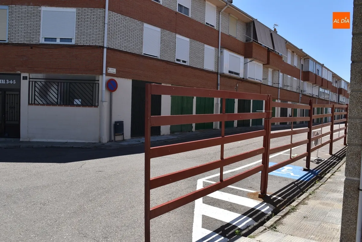 Foto 10 - Las calles del Barrio Nuevo se preparan para su cita taurina del s&aacute;bado
