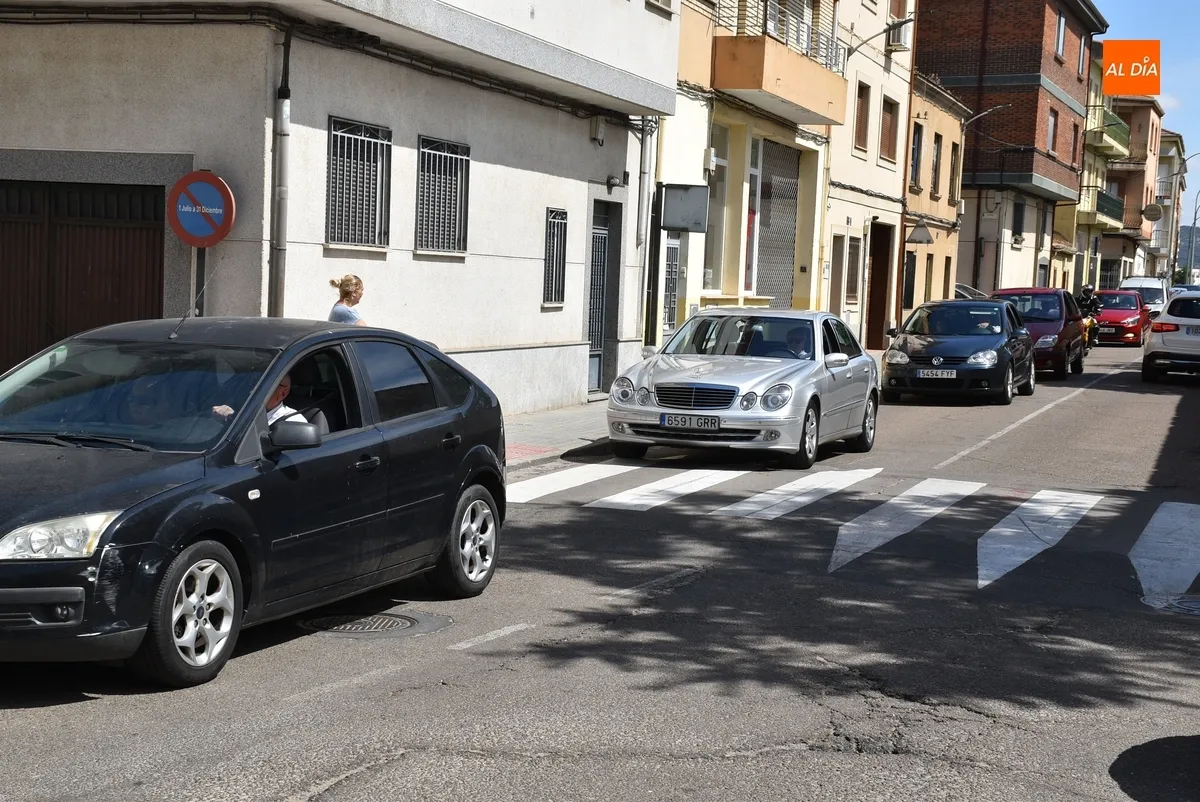 Foto 9 - San Crist&oacute;bal realiza en una nueva montura su recorrido motorizado por las calles de Mir&oacute;briga