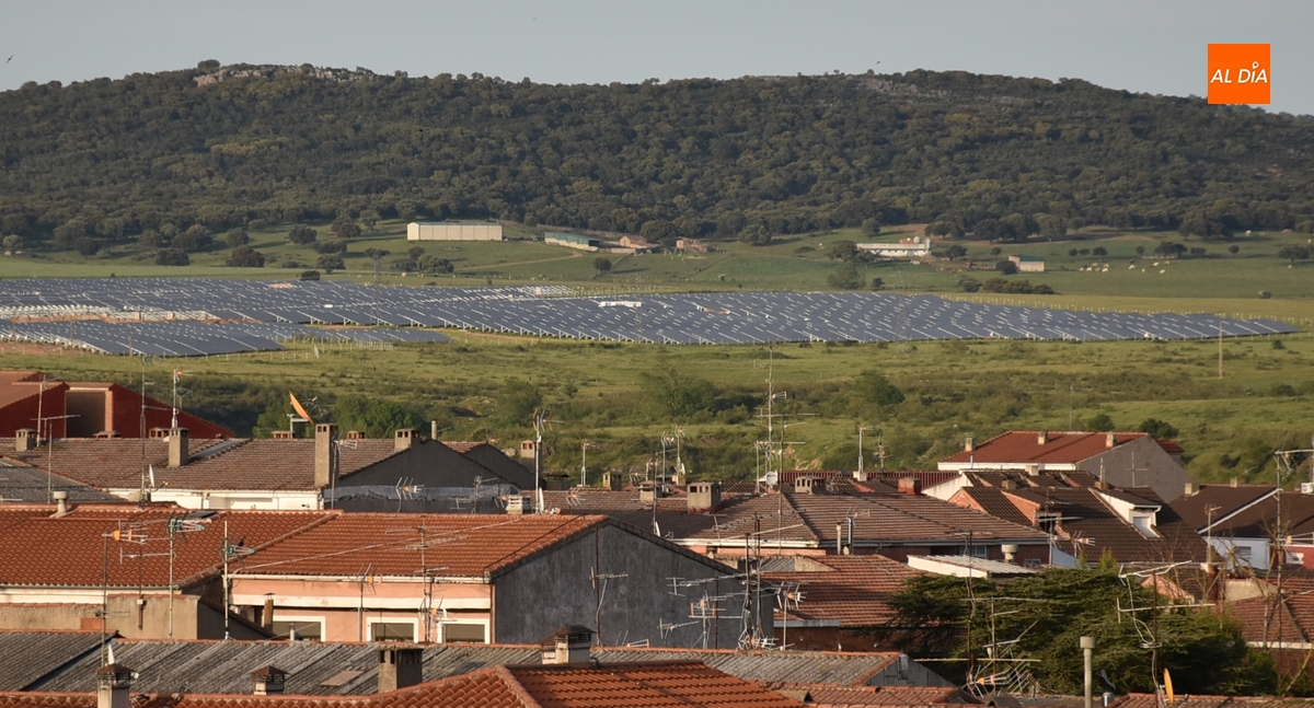 Las placas solares serán ‘ocultadas’ por pantallas vegetales en un proyecto de 260.168,11€