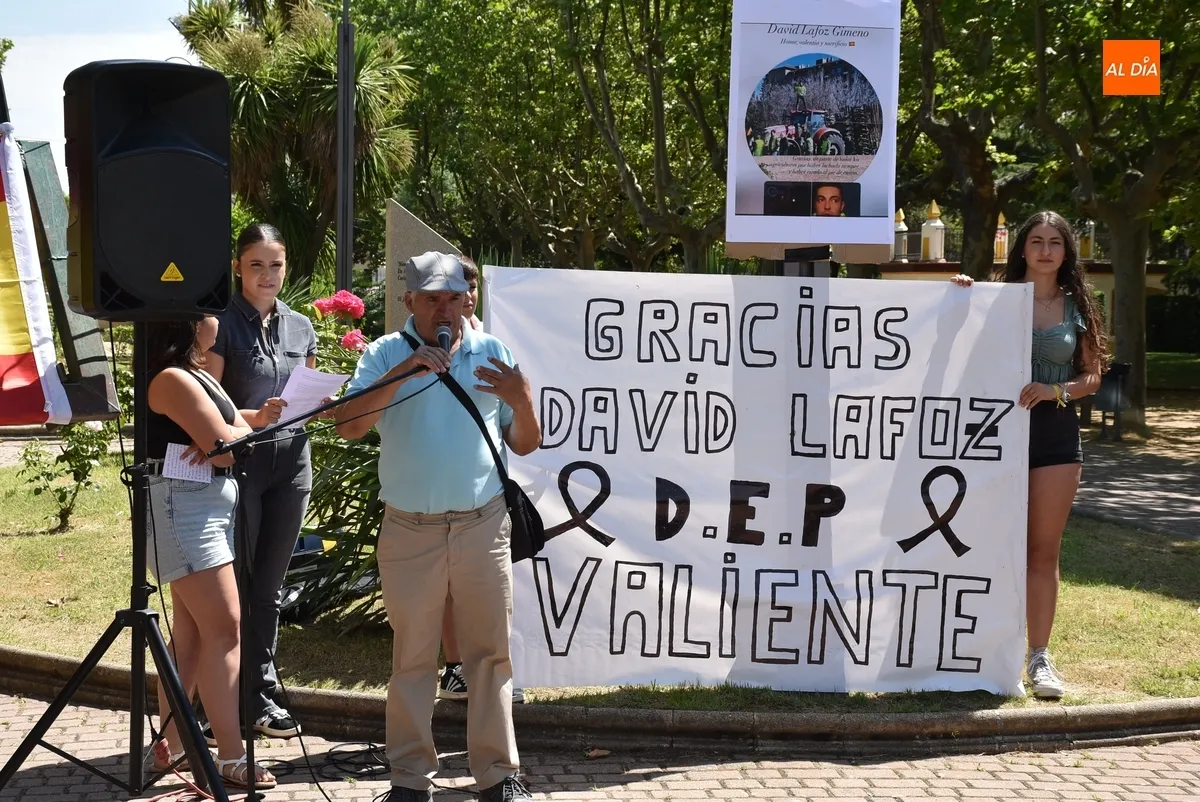 Foto 9 - Unas 150 personas homenajean a David Lafoz exigiendo &ldquo;basta de criminalizar al campo&rdquo;
