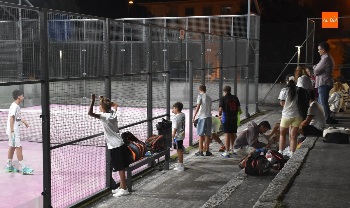 Foto 6 - En marcha el Torneo de P&aacute;del con un rotundo &eacute;xito de participaci&oacute;n y fant&aacute;stico ambiente