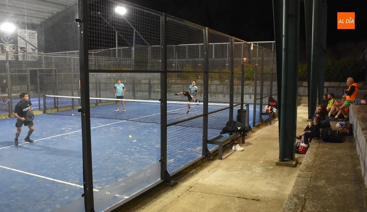 Foto 8 - En marcha el Torneo de P&aacute;del con un rotundo &eacute;xito de participaci&oacute;n y fant&aacute;stico ambiente
