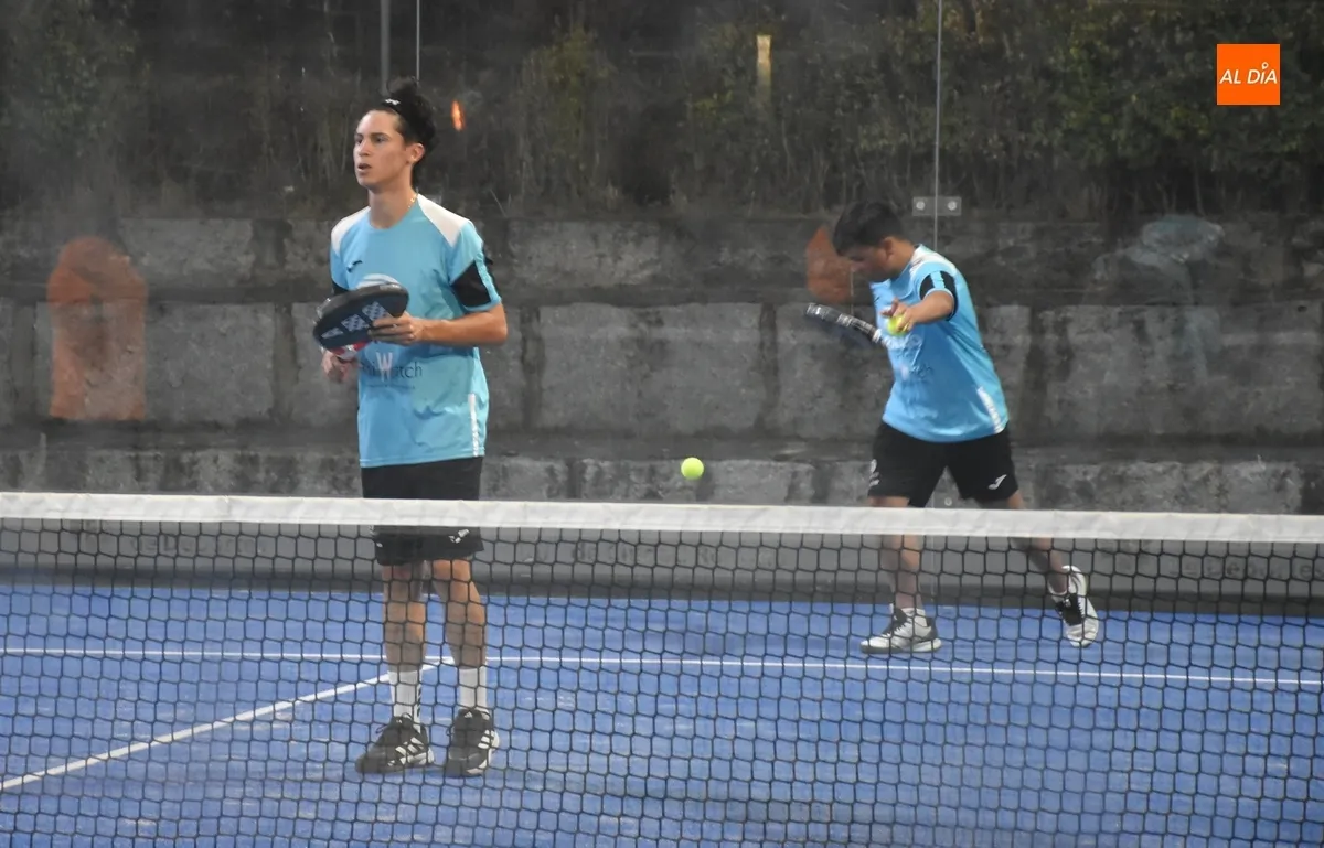 Foto 9 - En marcha el Torneo de P&aacute;del con un rotundo &eacute;xito de participaci&oacute;n y fant&aacute;stico ambiente