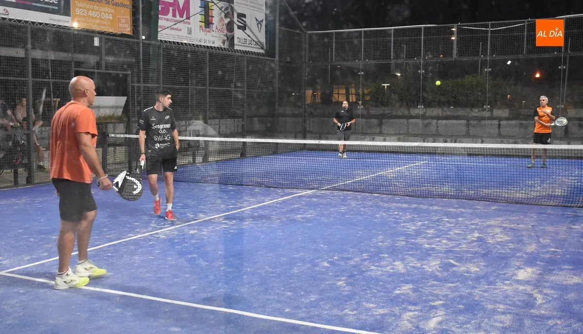 Foto 11 - En marcha el Torneo de P&aacute;del con un rotundo &eacute;xito de participaci&oacute;n y fant&aacute;stico ambiente