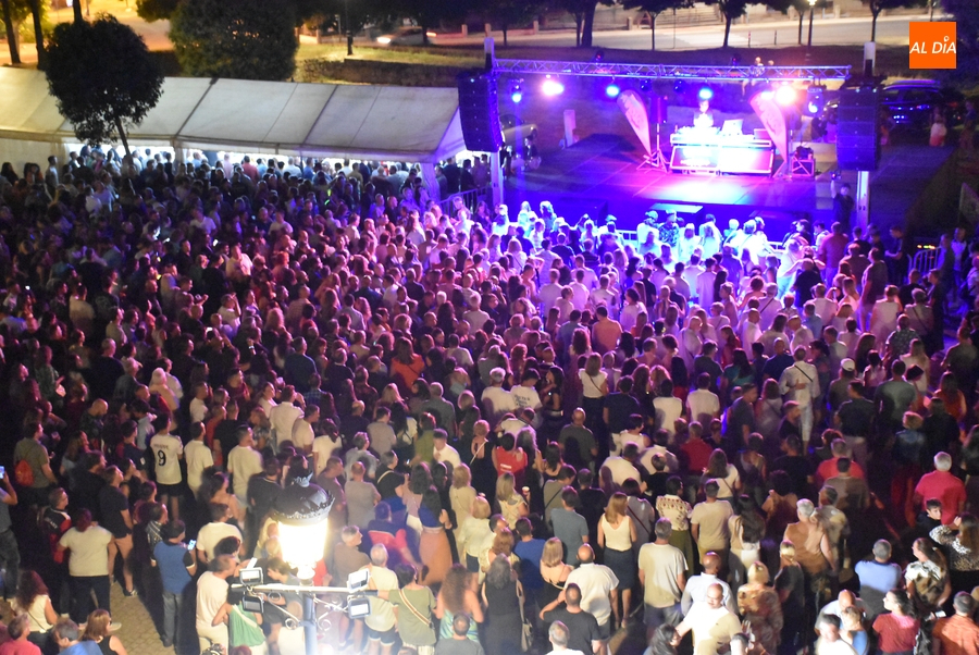 A licitación la instalación de 2 barras para el Humor Amarillo, el Farinato Sound y el Bolonia Fest
