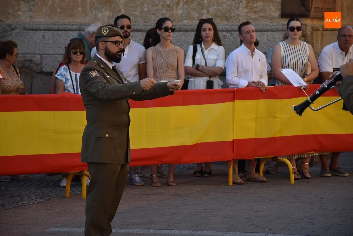 Foto 10 - La Banda de Guerra del REI N&ordm;11 completa con sus sones la ma&ntilde;ana de recuerdo y homenaje