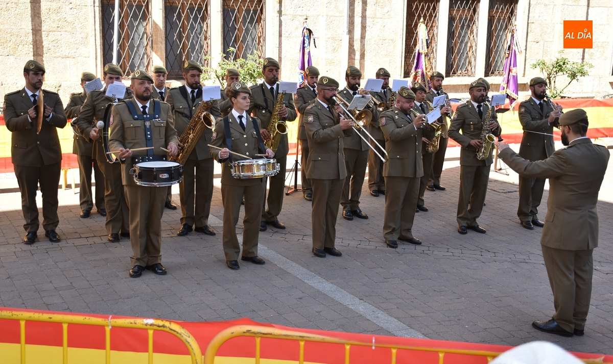 La Banda de Guerra del REI Nº11 completa con su música la mañana de recuerdo y homenaje