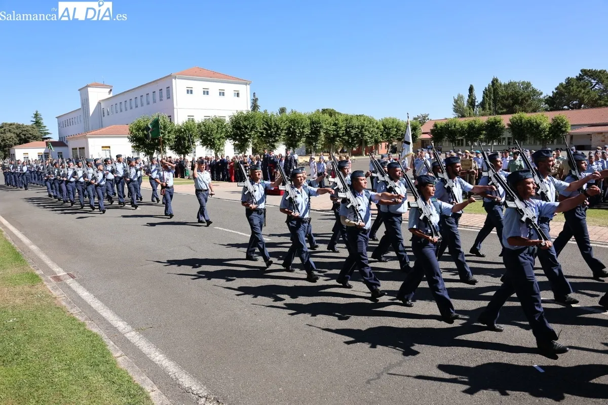 José Ignacio Ruiz de Eguilaz toma posesión como nuevo jefe de la Base Aérea de Matacán. Fotos de David Sañudo