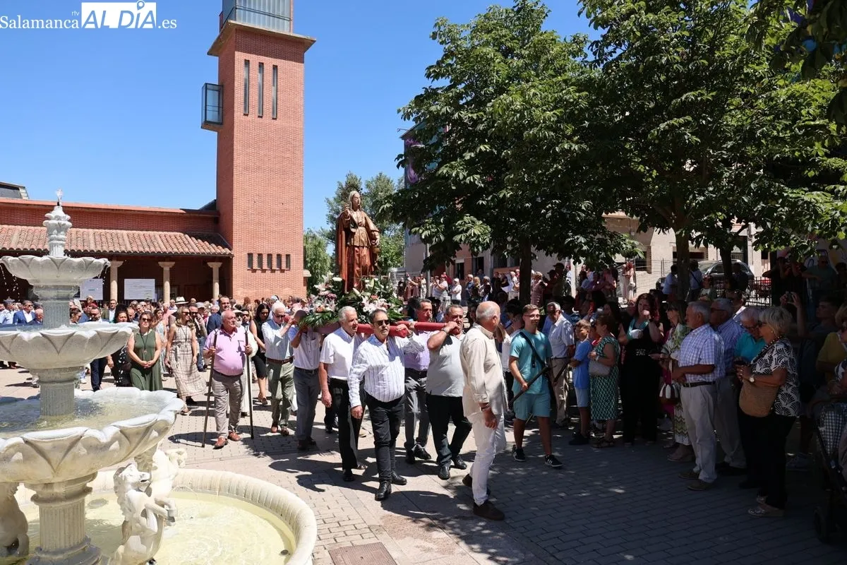 Procesión en honor a la patrona en Santa Marta de Tormes. Fotos de David Sañudo 