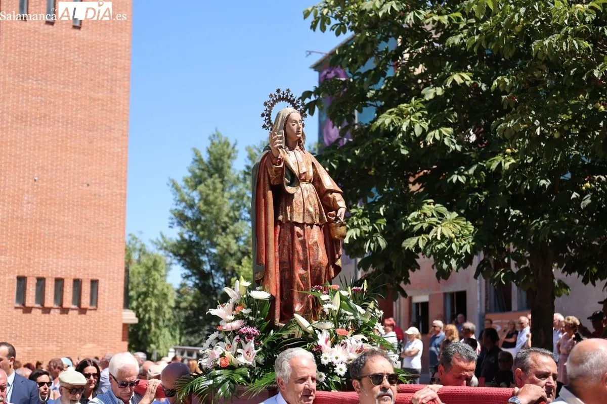 Procesión en honor a la patrona en Santa Marta de Tormes. Fotos de David Sañudo 