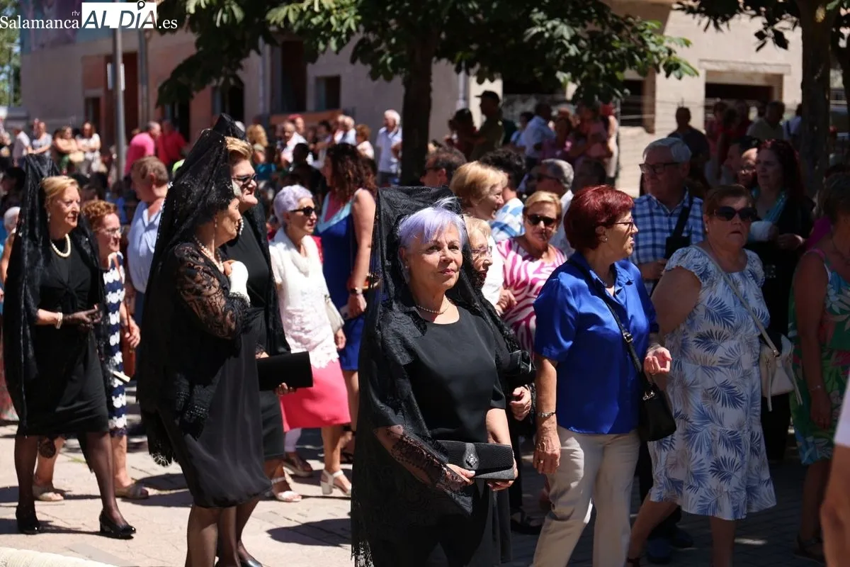Procesión en honor a la patrona en Santa Marta de Tormes. Fotos de David Sañudo 