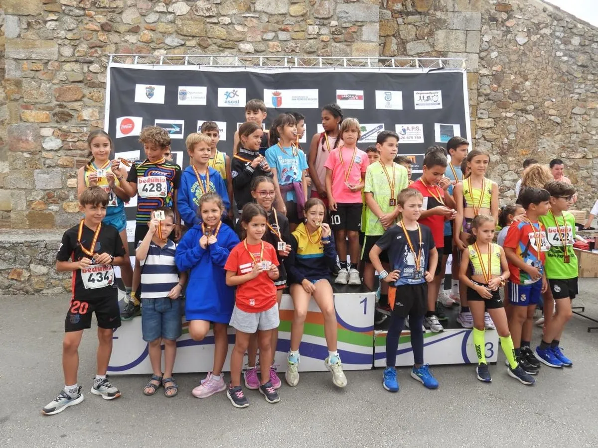 Foto 9 - FOTOS | H&eacute;ctor Rodr&iacute;guez S&aacute;nchez y Andrea Ja&eacute;n Mart&iacute;nez se imponen en la II Carrera Solidaria 'San Pedreja'