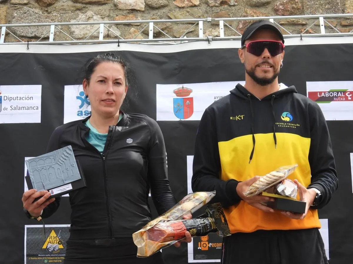 Foto 6 - FOTOS | H&eacute;ctor Rodr&iacute;guez S&aacute;nchez y Andrea Ja&eacute;n Mart&iacute;nez se imponen en la II Carrera Solidaria 'San Pedreja'