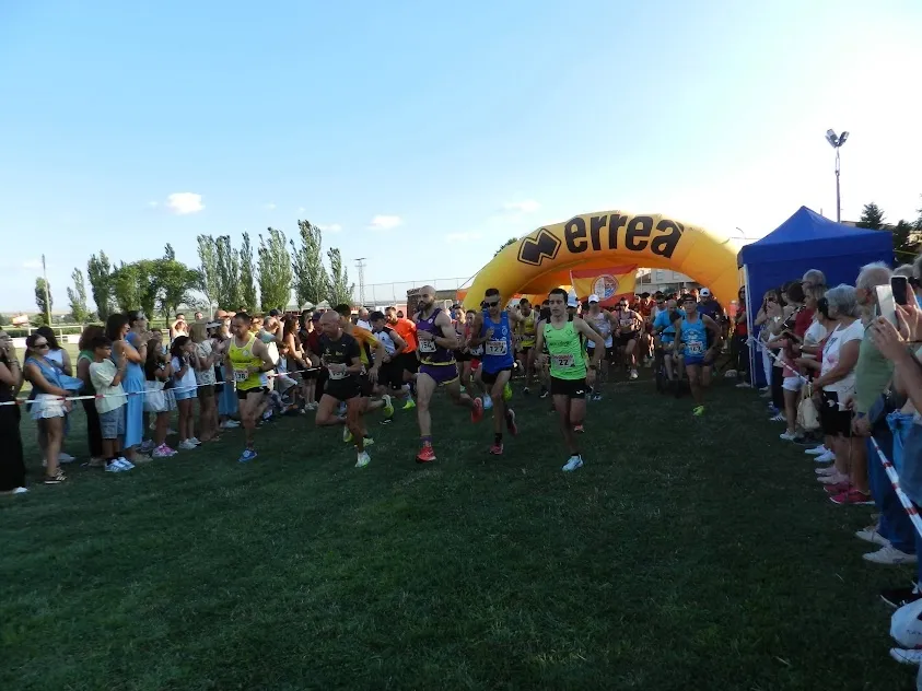 Foto 8 - Diego Bravo y Gema Mart&iacute;n se llevan la XVII Carrera Popular de Villoruela