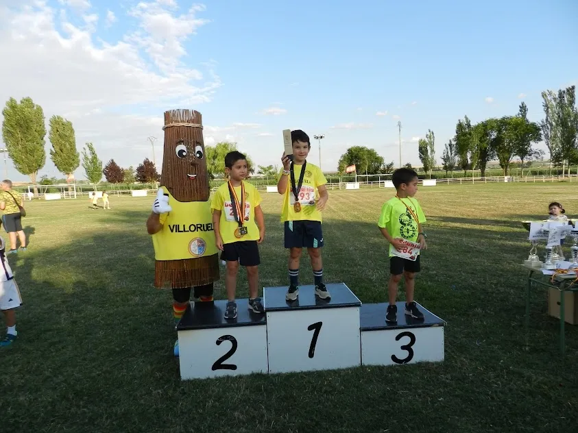 Foto 10 - Diego Bravo y Gema Mart&iacute;n se llevan la XVII Carrera Popular de Villoruela