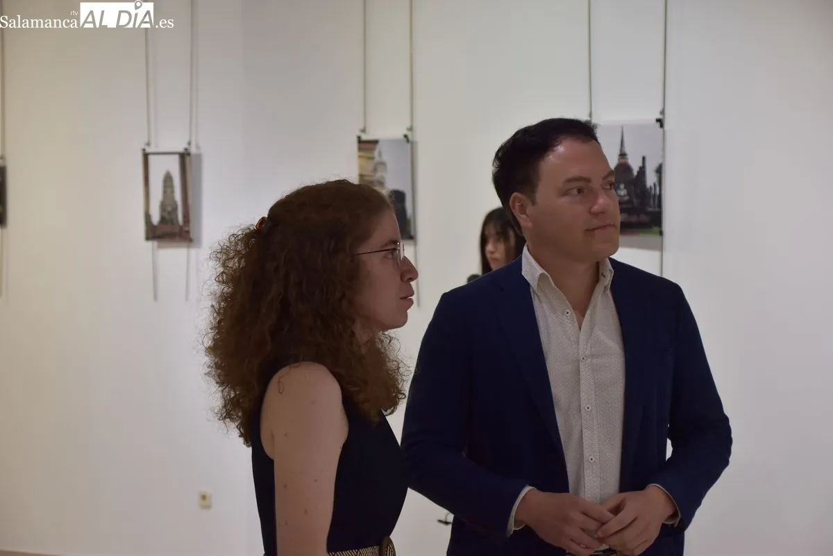 Presentación de la exposición ‘Ecos de Tailandia: un mosaico de miradas’. Fotos de Miguel González