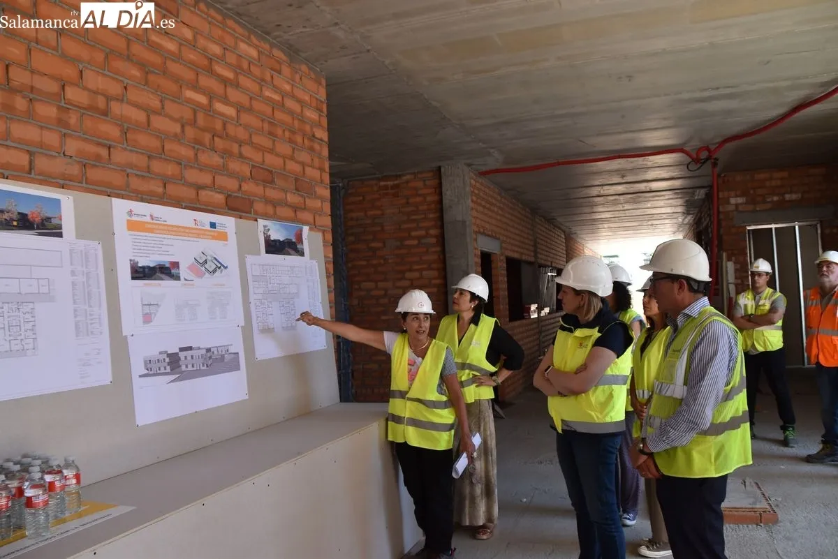 Visita de la consejera de Familia e Igualdad de Oportunidades, Isabel Blanco a las obras del futuro centro de protección 'Los Molinos'. Fotos de Miguel González