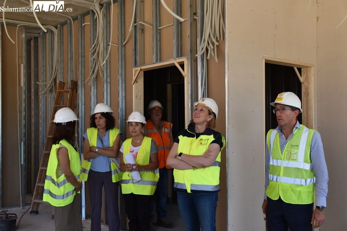 Visita de la consejera de Familia e Igualdad de Oportunidades, Isabel Blanco a las obras del futuro centro de protección 'Los Molinos'. Fotos de Miguel González