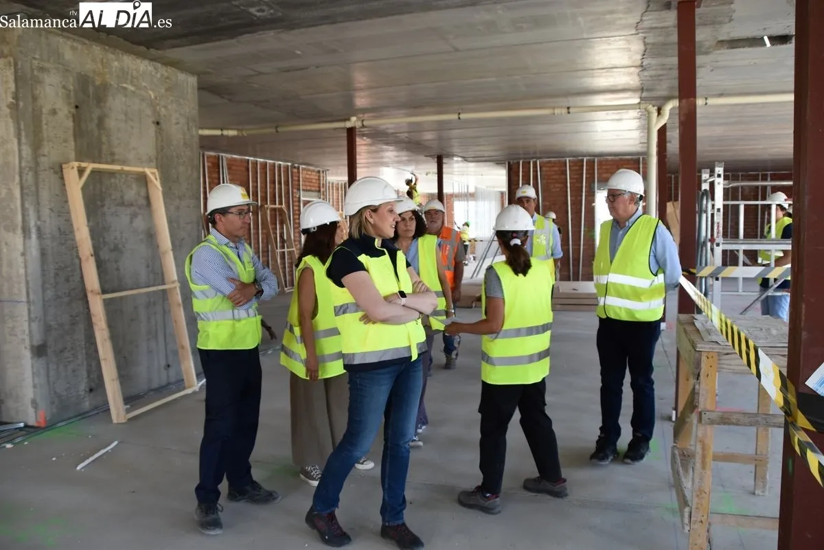 Visita de la consejera de Familia e Igualdad de Oportunidades, Isabel Blanco a las obras del futuro centro de protección 'Los Molinos'. Fotos de Miguel González
