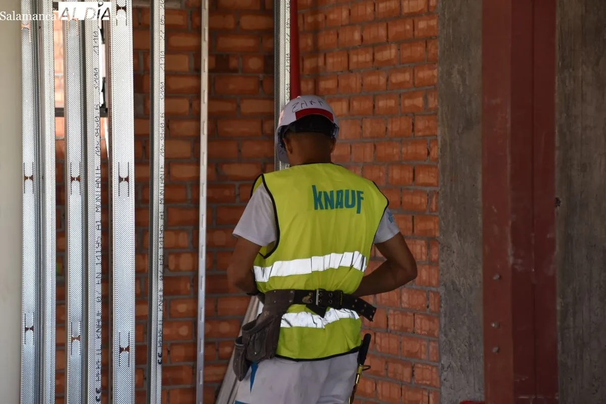 Visita de la consejera de Familia e Igualdad de Oportunidades, Isabel Blanco a las obras del futuro centro de protección 'Los Molinos'. Fotos de Miguel González