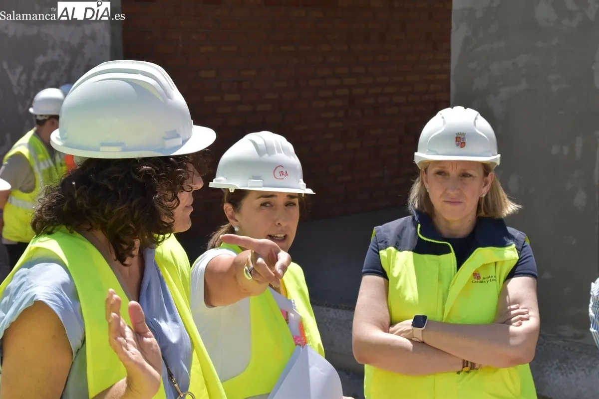 Visita de la consejera de Familia e Igualdad de Oportunidades, Isabel Blanco a las obras del futuro centro de protección 'Los Molinos'. Fotos de Miguel González