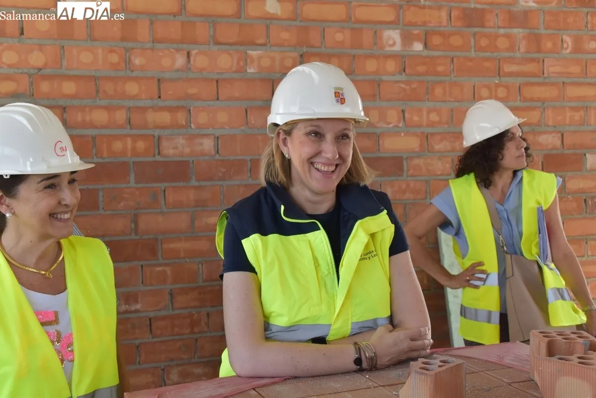 Visita de la consejera de Familia e Igualdad de Oportunidades, Isabel Blanco a las obras del futuro centro de protección 'Los Molinos'. Fotos de Miguel González