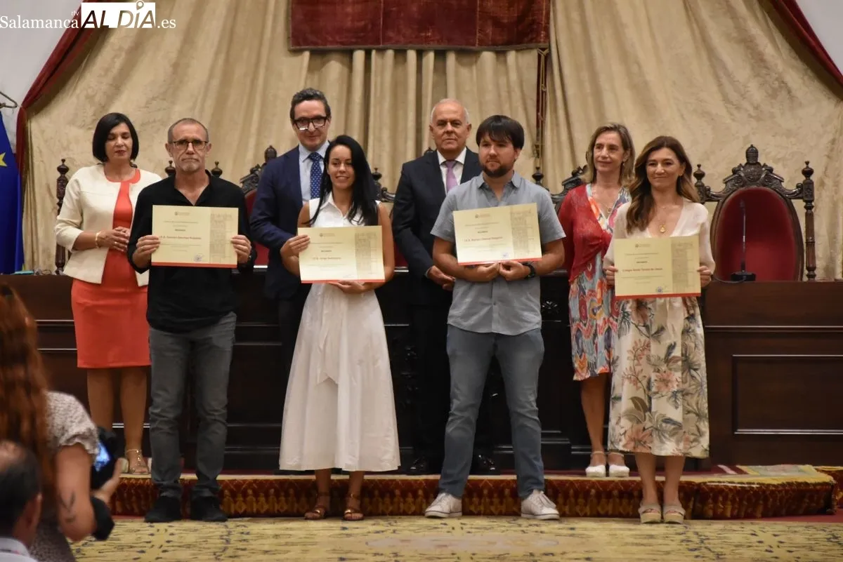 Reconocimiento a los 100 mejores notas de la PAU. Fotos de Miguel González