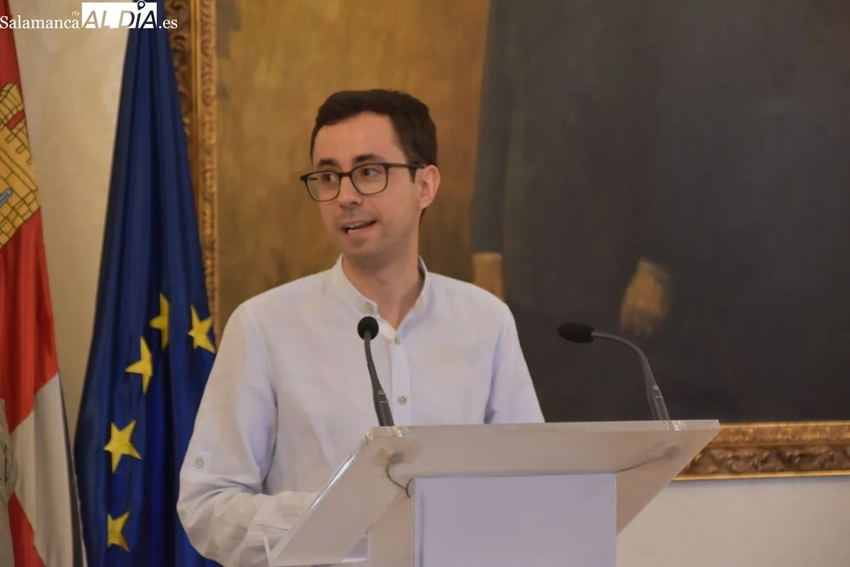 Recepción en el Ayuntamiento de Salamanca por el concejal de educación Luís Sánchez 