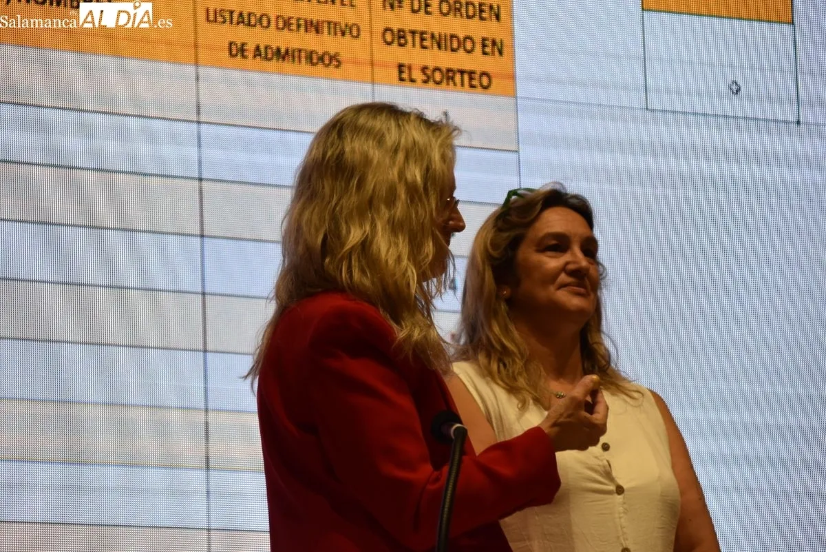Sorteo de las 48 viviendas de alquiler en el barrio de Capuchinos. Fotos de Miguel González