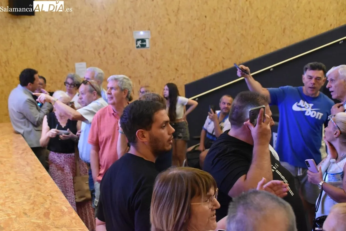 Sorteo de las 48 viviendas de alquiler en el barrio de Capuchinos. Fotos de Miguel González