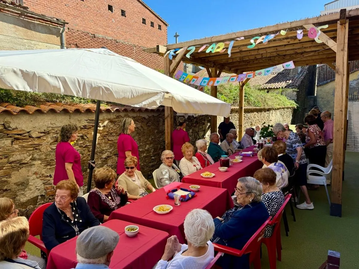 Celebración del Día de los Abuelos en el Centro de Día de Guijuelo