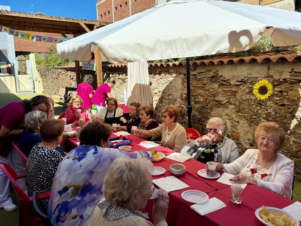Celebración del Día de los Abuelos en el Centro de Día de Guijuelo