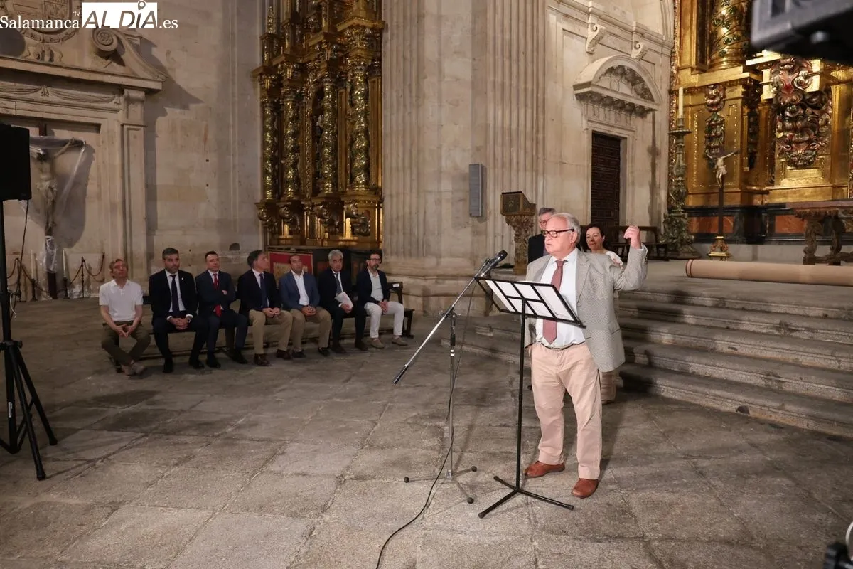 El consejero de Cultura, Turismo y Deporte, Gonzalo Santonja, y el rector de la UPSA, Santiago García-Jalón, presentaban las mejoras en la Clerecía. Foto de David Sañudo