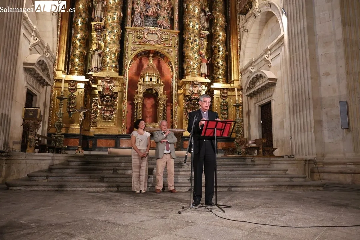 El consejero de Cultura, Turismo y Deporte, Gonzalo Santonja, y el rector de la UPSA, Santiago García-Jalón, presentaban las mejoras en la Clerecía. Foto de David Sañudo