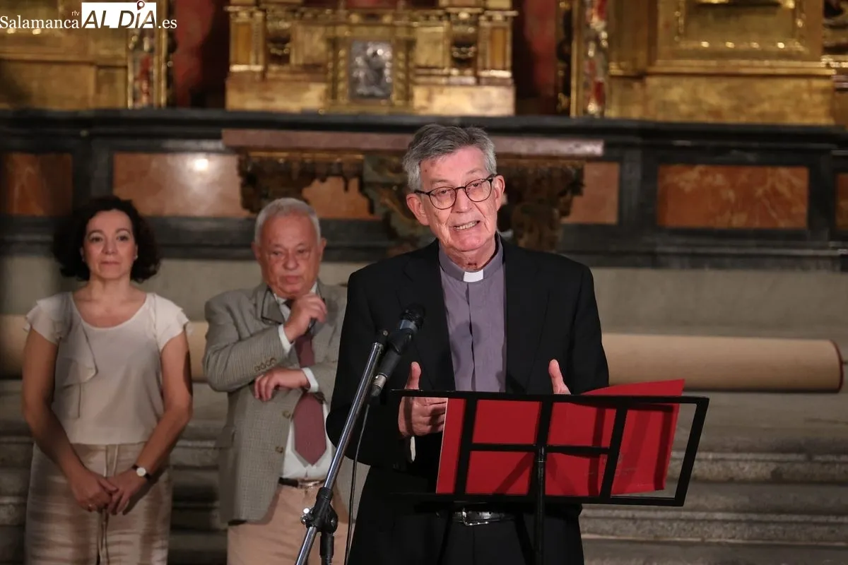 El consejero de Cultura, Turismo y Deporte, Gonzalo Santonja, y el rector de la UPSA, Santiago García-Jalón, presentaban las mejoras en la Clerecía. Foto de David Sañudo