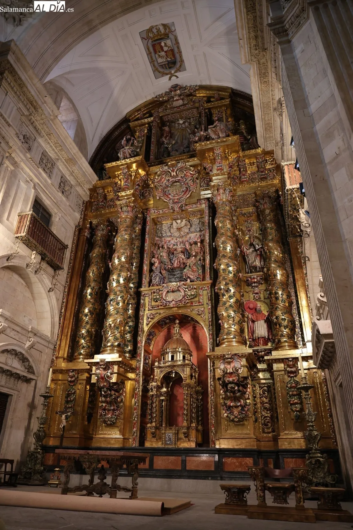 El consejero de Cultura, Turismo y Deporte, Gonzalo Santonja, y el rector de la UPSA, Santiago García-Jalón, presentaban las mejoras en la Clerecía. Foto de David Sañudo