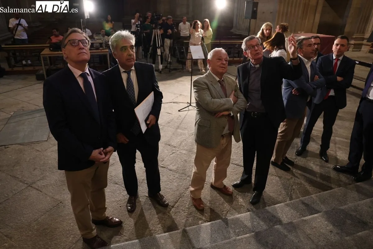 El consejero de Cultura, Turismo y Deporte, Gonzalo Santonja, y el rector de la UPSA, Santiago García-Jalón, presentaban las mejoras en la Clerecía. Foto de David Sañudo