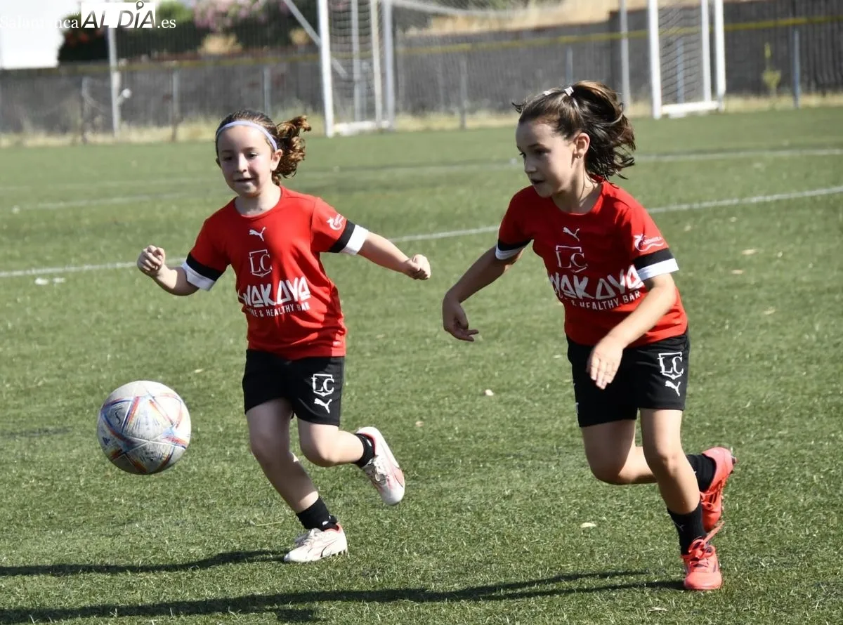 Futfem Experience, primer campus de fútbol para niñas en Salamanca, con Carmen Álvarez y Lauris Rodríguez