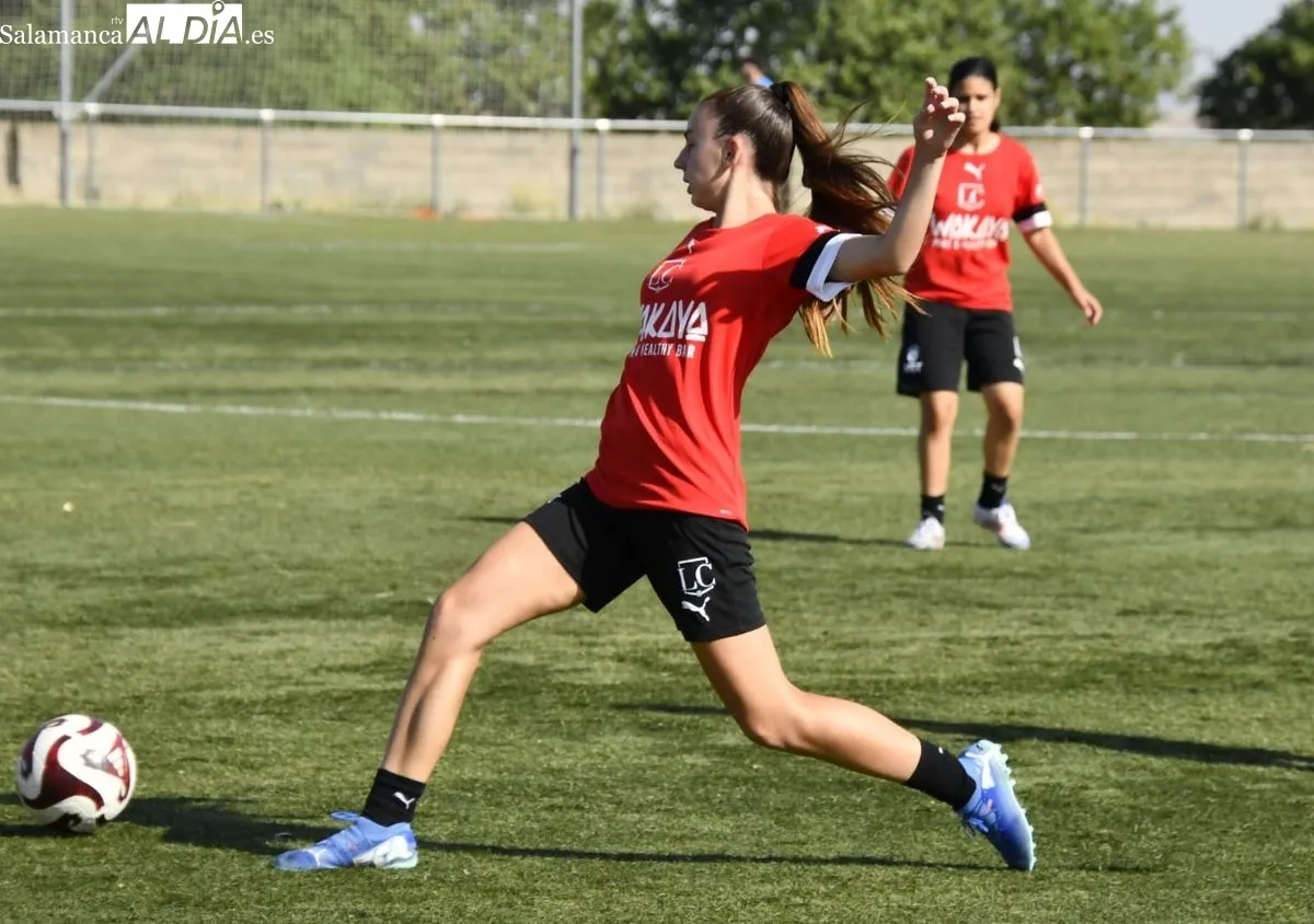 Futfem Experience, primer campus de fútbol para niñas en Salamanca, con Carmen Álvarez y Lauris Rodríguez